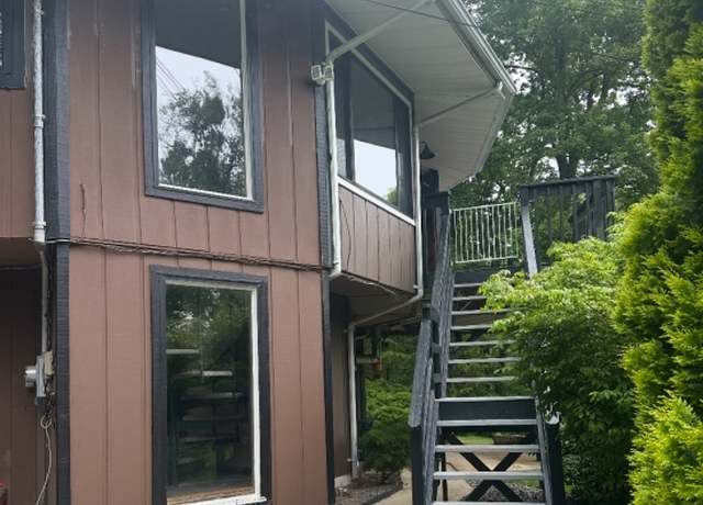 Property at 13 Sunrise Trl, Sandyston Twp., NJ 07826-5104, 3 beds, 2.5 baths