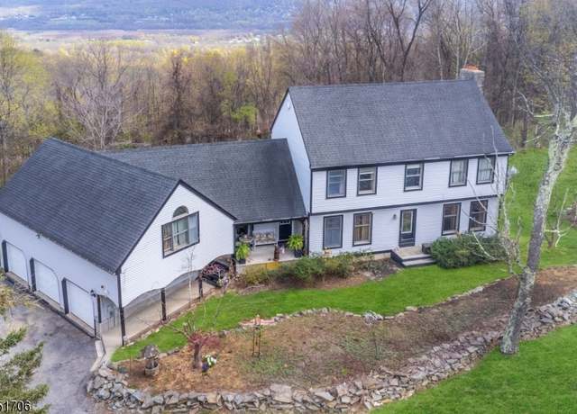 Property at 13 Settlers Rd, Vernon Twp., NJ 07461-4500, 5 beds, 4.5 baths