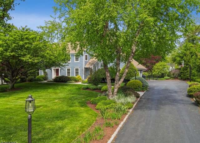 Property at 14 Pheasant Run Dr, Bernards Twp., NJ 07920-2673, 4 beds, 3.5 baths