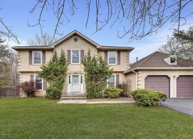 Property at 5 Alton Dr, Franklin Twp., NJ 08873-6414, 4 beds, 2.5 baths