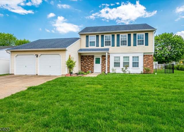 Property at 40 Azalea Dr, Edison Twp., NJ 08820-4104, 3 beds, 2.5 baths