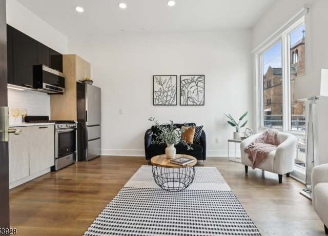 Property at 250 Van Horne St, Jersey City, NJ 07304-3720, 2 beds, 1 bath