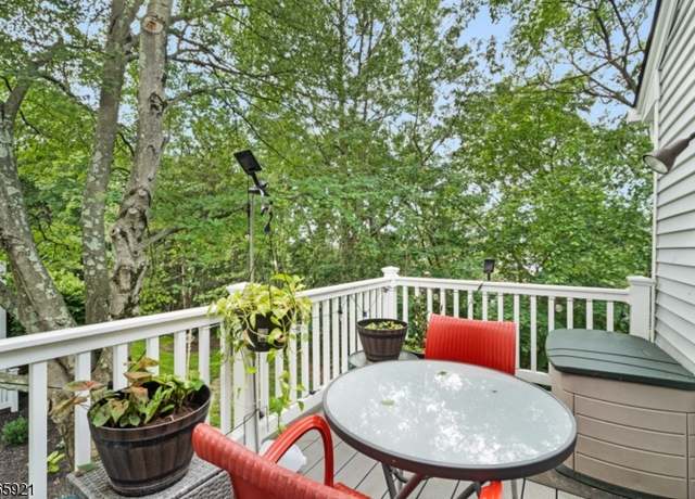 Property at 8 Larkspur Ct, Bedminster Twp., NJ 07921-1509, 3 beds, 1.5 baths