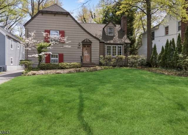 Property at 822 Fairacres Ave, Westfield Town, NJ 07090-2022, 3 beds, 3 baths