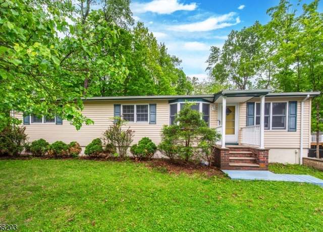 Property at 4 Burgher Rd, Vernon Twp., NJ 07422-1201, 3 beds, 1 bath