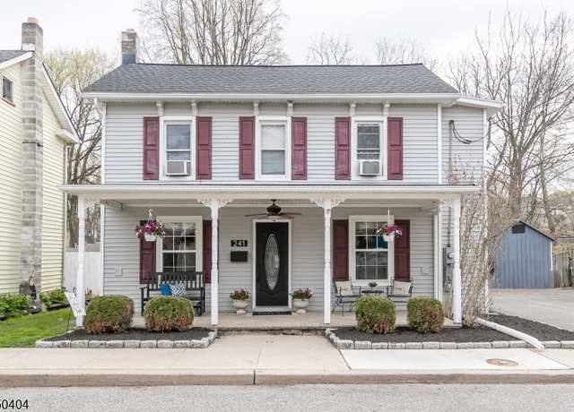 Property at 241 Depue St, Belvidere Twp., NJ 07823-1414, 3 beds, 1 bath