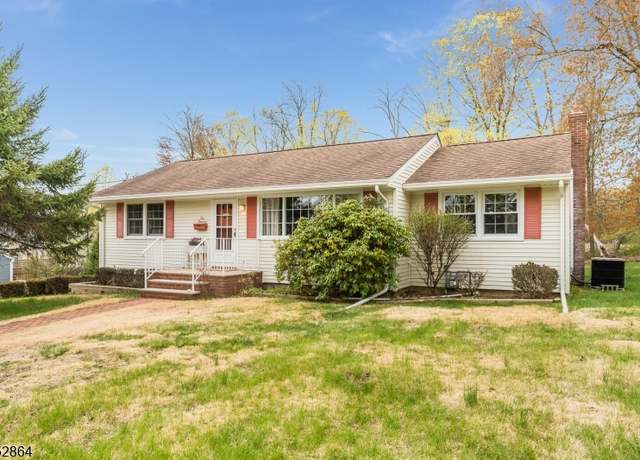 Property at 100 Charles St, Hackettstown Town, NJ 07840-1210, 3 beds, 1 bath