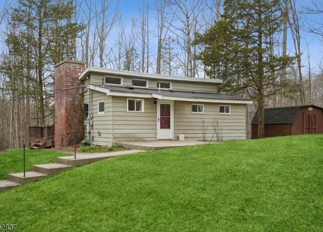 Property at 907 Meadowbrook Rd, Stillwater Twp., NJ 07860-4550, 2 beds, 1 bath