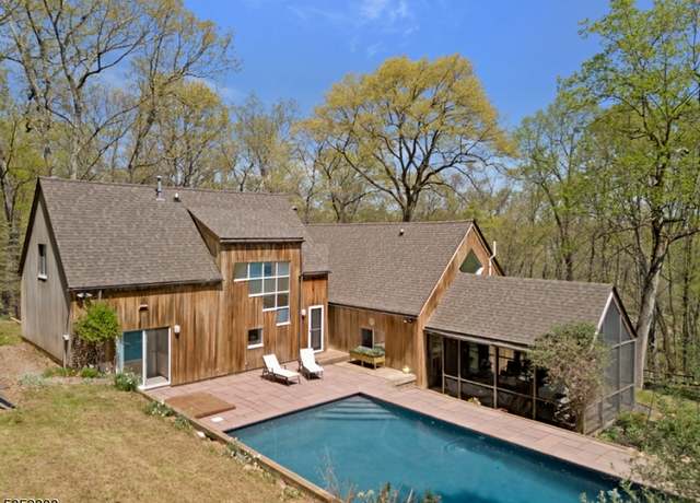 Property at 65 Cherryville Hollow Rd, Raritan Twp., NJ 08822-5530, 4 beds, 3.5 baths