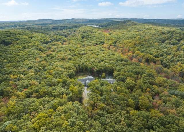Property at 28 Miller Dr, Boonton Twp., NJ 07005-9235, 7 beds, 7.5 baths
