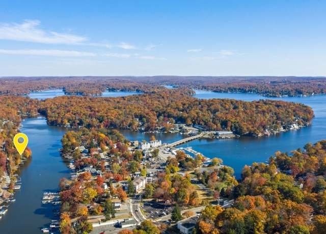 Property at 139 Hudson Ave, Hopatcong Boro, NJ 07843-1708, 3 beds, 2 baths