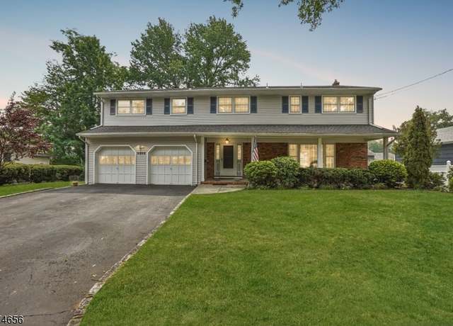 Property at 2252 New York Ave, Scotch Plains Twp., NJ 07076-4624, 6 beds, 2.5 baths