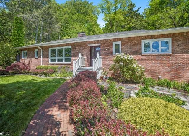 Property at 196 Gates Ave, Long Hill Twp., NJ 07933-1708, 4 beds, 2 baths