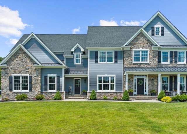 Property at 18 Robin Hill Way, Raritan Twp., NJ 08551-2060, 5 beds, 4 baths