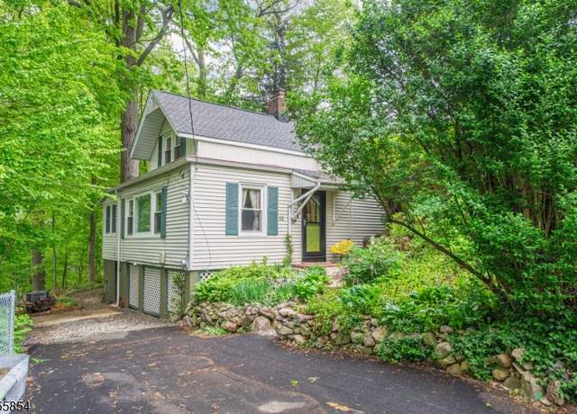 Property at 56 E Hedding Pl, Parsippany-troy Hills Twp., NJ 07878, 3 beds, 1.5 baths