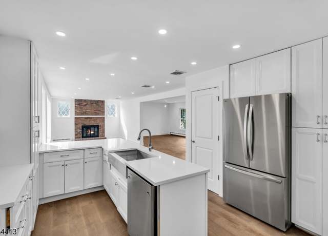 Property at 71 Tiffany Dr, East Hanover Twp., NJ 07936-2518, 5 beds, 4 baths