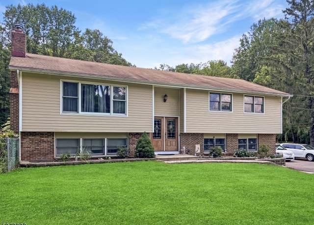 Property at 102 Buttermilk Bridge Rd, Franklin Twp., NJ 07882, 5 beds, 2.5 baths