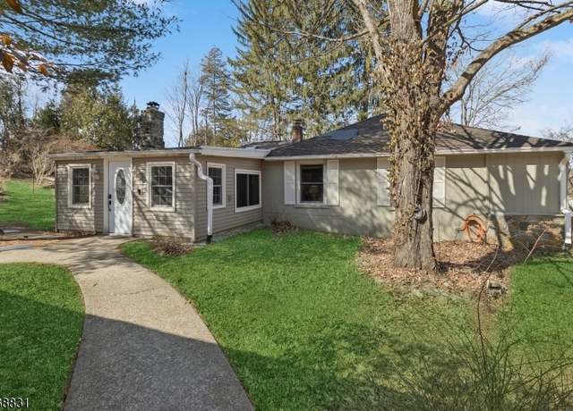 Property at 18 Richards St, Ogdensburg Boro, NJ 07439-1109, 3 beds, 1 bath