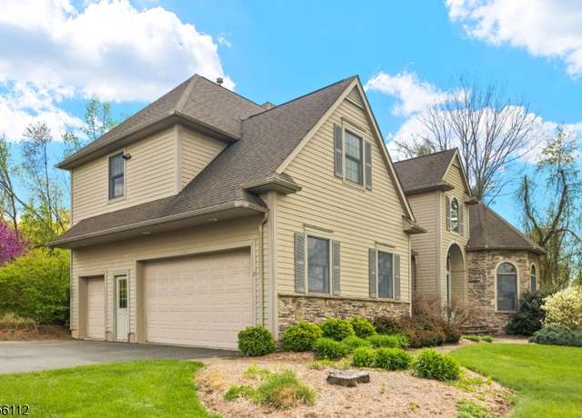 Property at 2 Sutton Ct, Hardyston Twp., NJ 07419-9726, 4 beds, 4 baths