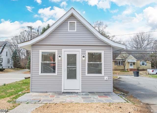 Property at 361 W Clinton St, Dover Town, NJ 07801-1712, 1 bed, 1 bath