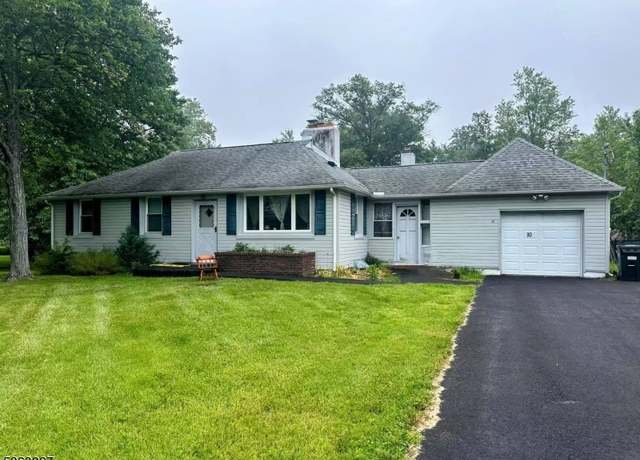 Property at 30 Bennington Pkwy, Franklin Twp., NJ 08823-1202, 3 beds, 1 bath