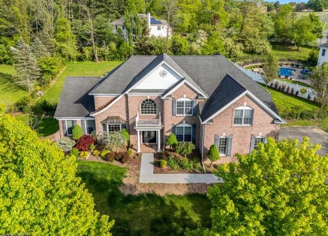 Property at 4 Greenbriar Ct, Mount Olive Twp., NJ 07836-4022, 4 beds, 4.5 baths