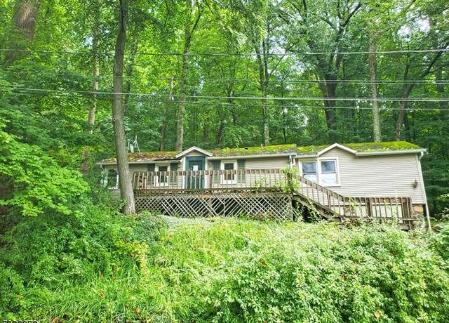 Property at 96 Hilltop Trl, Sparta Twp., NJ 07871-2122, 2 beds, 1 bath