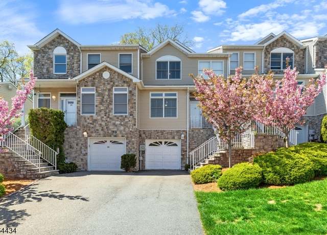 Property at 28 Pinfold Ct, Parsippany-troy Hills Twp., NJ 07950-1160, 3 beds, 2.5 baths