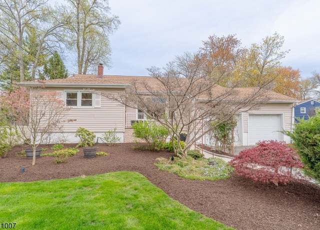 Property at 4 Christy Ln, Springfield Twp., NJ 07081-2707, 4 beds, 2.5 baths