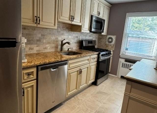 Property at 53 Sandra Cir #4, Westfield Town, NJ 07090, 1 bed, 1 bath