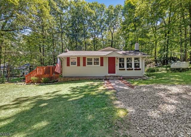Property at 44 Appleseed Rd, Vernon Twp., NJ 07461-4741, 2 beds, 2 baths