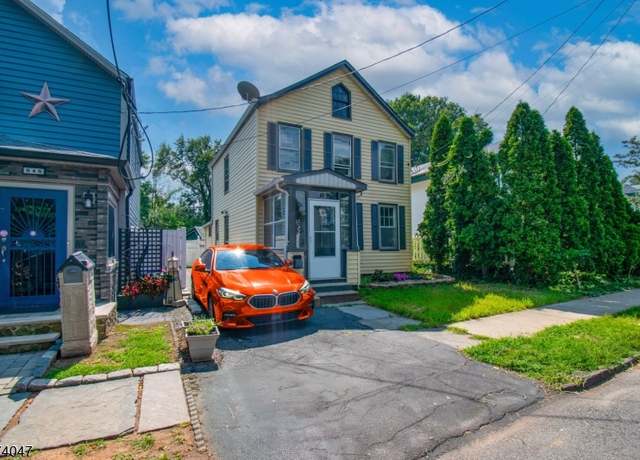 Property at 652 Seminary Ave, Rahway City, NJ 07065-3446, 3 beds, 2.5 baths