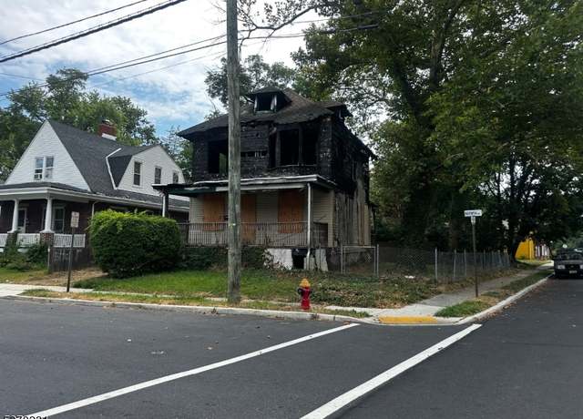 Property at 302 Berwyn Ave, Ewing Twp., NJ 08618-2526, 4 beds, 3 baths