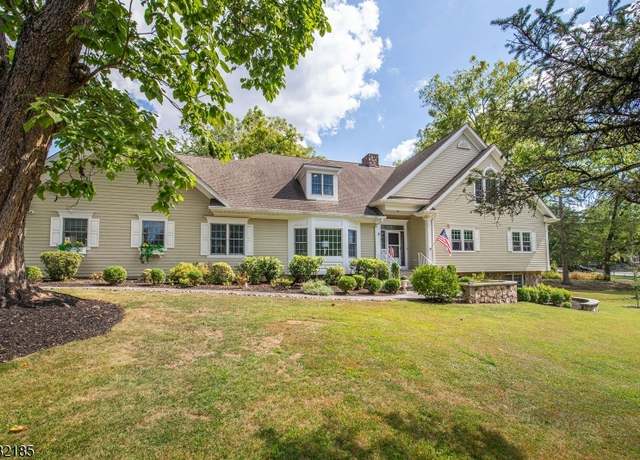 Property at 28 Lafayette Ln, Bernards Twp., NJ 07920-2506, 4 beds, 3.5 baths