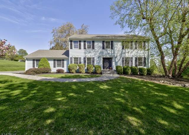 Property at 5 Honeysuckle Way, Raritan Twp., NJ 08822-4506, 4 beds, 2.5 baths