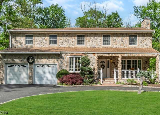 Property at 30 Robbins Ave, Berkeley Heights Twp., NJ 07922-1209, 4 beds, 3.5 baths