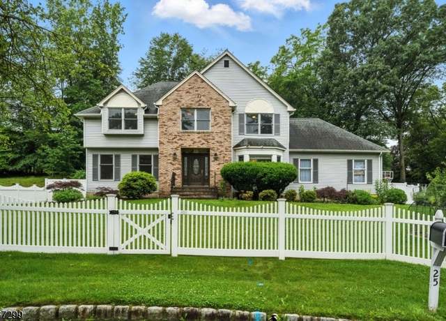 Property at 25 Braemar Ct, Parsippany-troy Hills Twp., NJ 07054-2456, 4 beds, 2.5 baths