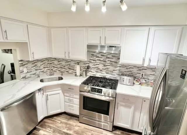Property at 118 Irvine Turner Blvd, Newark City, NJ 07103-2946, 2 beds, 1 bath