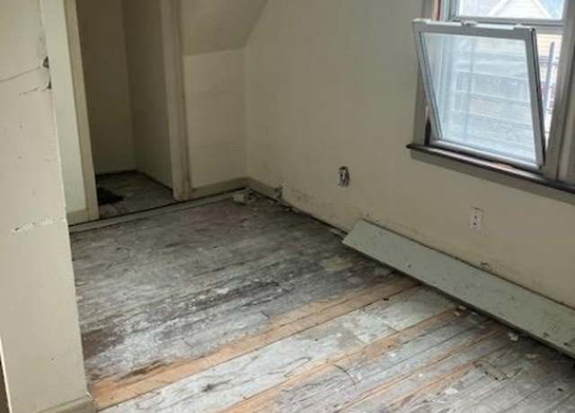 Property at 190 Fulton St, Paterson City, NJ 07501-1302, 6 beds, 2 baths