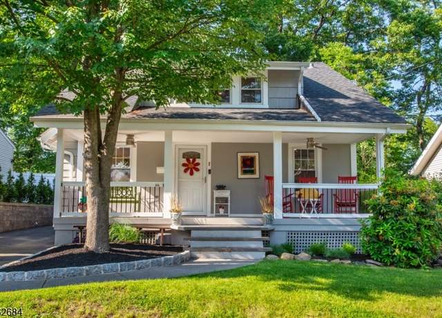 Property at 44 Lincoln Ave, Livingston Twp., NJ 07039-2111, 3 beds, 2 baths