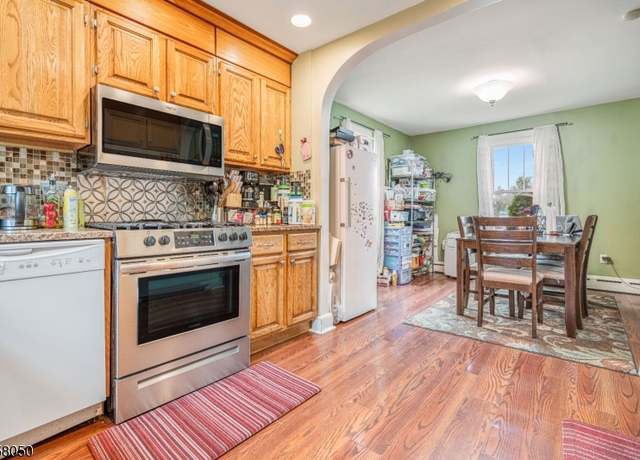 Property at 15 Green St, Franklin Boro, NJ 07416-1313, 3 beds, 1 bath