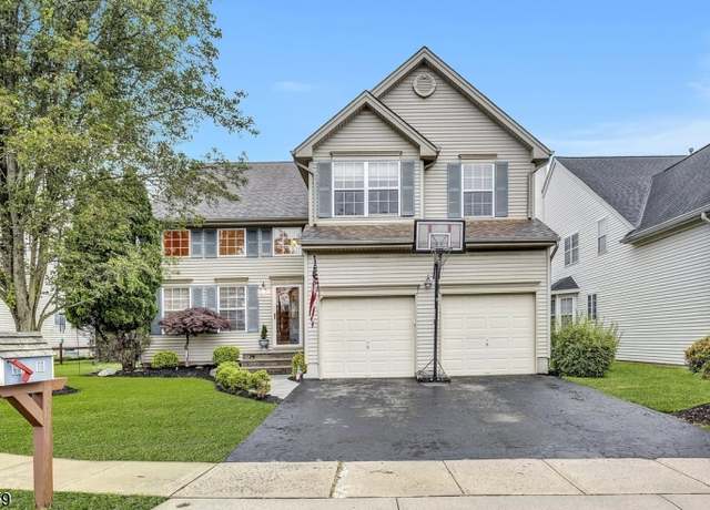 Property at 5 Ten Broek Ct, Bridgewater Twp., NJ 08807-5725, 4 beds, 2.5 baths
