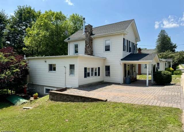 Property at 77 Belvidere Ave, Oxford Twp., NJ 07863-3006, 3 beds, 2.5 baths