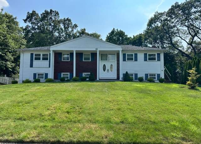 Property at 32 Sears Pl, Wayne Twp., NJ 07470-2611, 5 beds, 2.5 baths