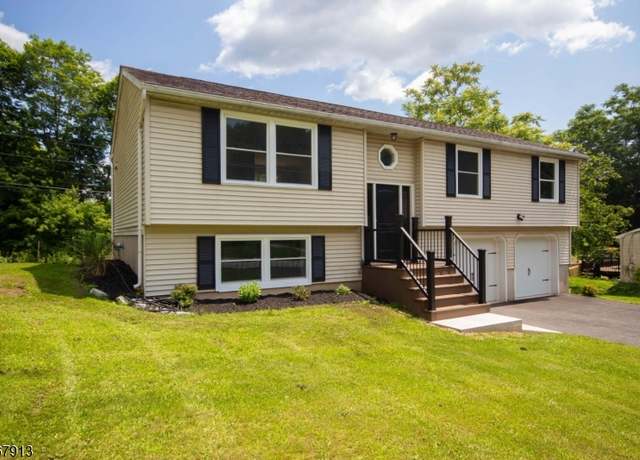 Property at 18 Fernwood Rd, Wantage Twp., NJ 07461-1013, 3 beds, 2 baths