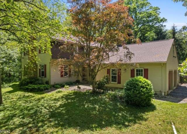 Property at 64 Hogback Rd, Franklin Twp., NJ 08867-4036, 4 beds, 2.5 baths