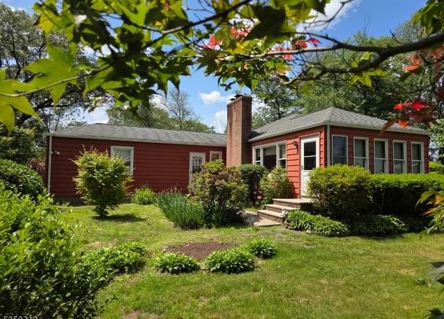 Property at 18 Woodland Ave, Denville Twp., NJ 07834-2830, 2 beds, 1 bath