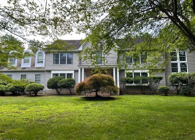 Property at 34 Old Farmstead Rd, Chester Twp., NJ 07930-2735, 4 beds, 2.5 baths