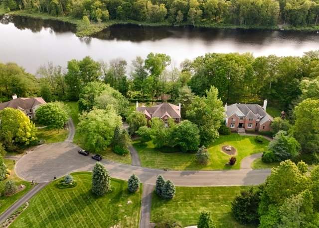 Property at 20 Crestview Ln, Sparta Twp., NJ 07871-3860, 4 beds, 3.5 baths