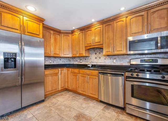 Property at 1247A Valley Rd #1247, Wayne Twp., NJ 07470-7981, 1 bed, 1 bath